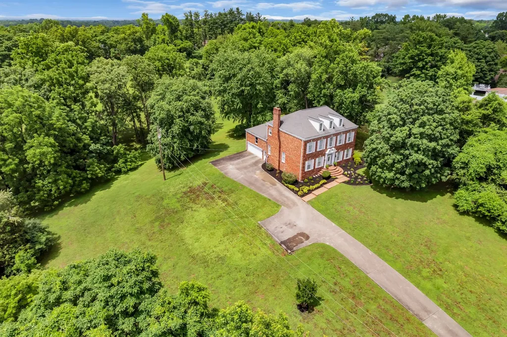 641 Old Lebanon Dirt Road Hermitage TN 37076