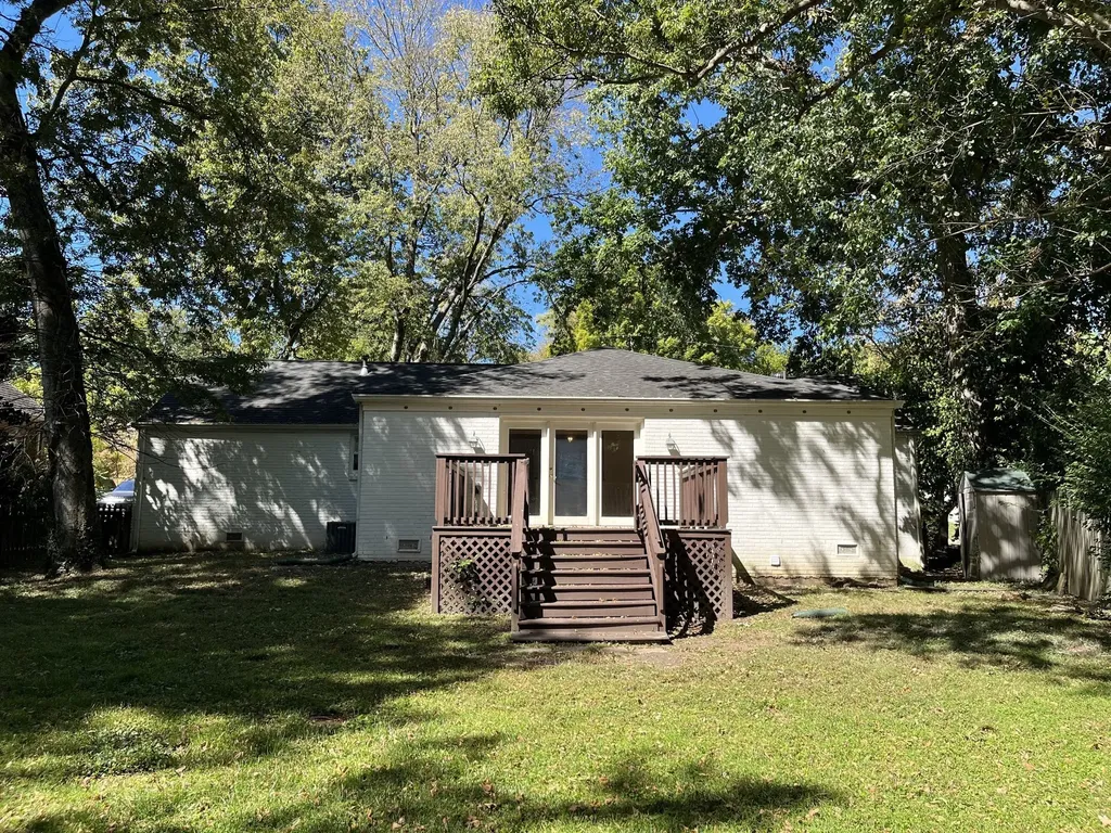 3820 Woodmont Lane Nashville TN 37215