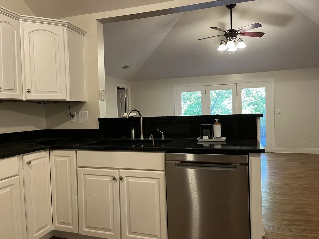3820 Woodmont Lane Nashville TN 37215