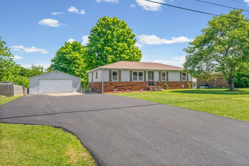 Hopkinsville KY, 711 Sanderson Drive