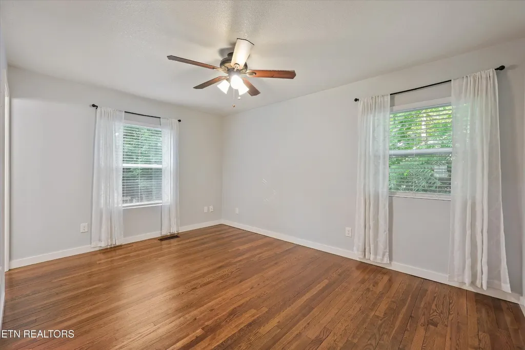 107 W Magnolia Lane Oak Ridge TN 37830