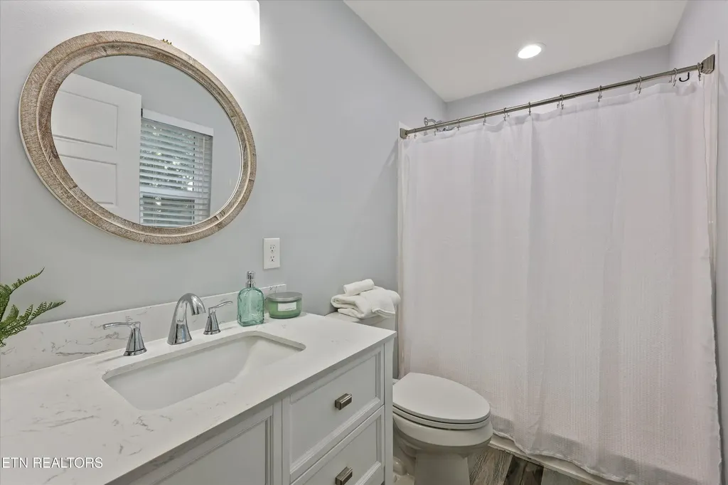 107 W Magnolia Lane Oak Ridge TN 37830