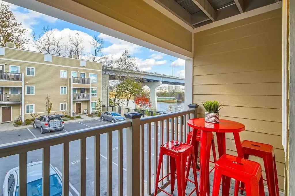 1042 1st Ave, N Nashville TN 37201