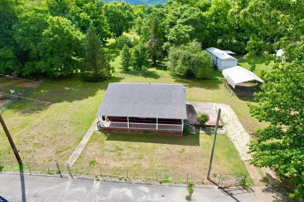 405 Red Maple Street Graysville TN 37338