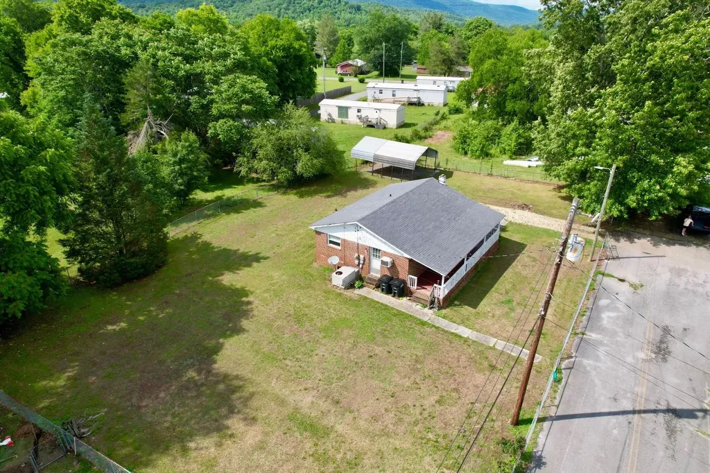 405 Red Maple Street Graysville TN 37338