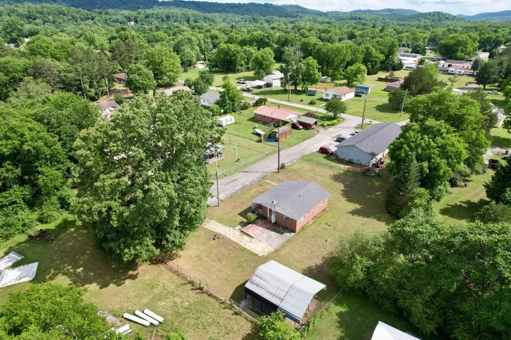405 Red Maple Street Graysville TN 37338