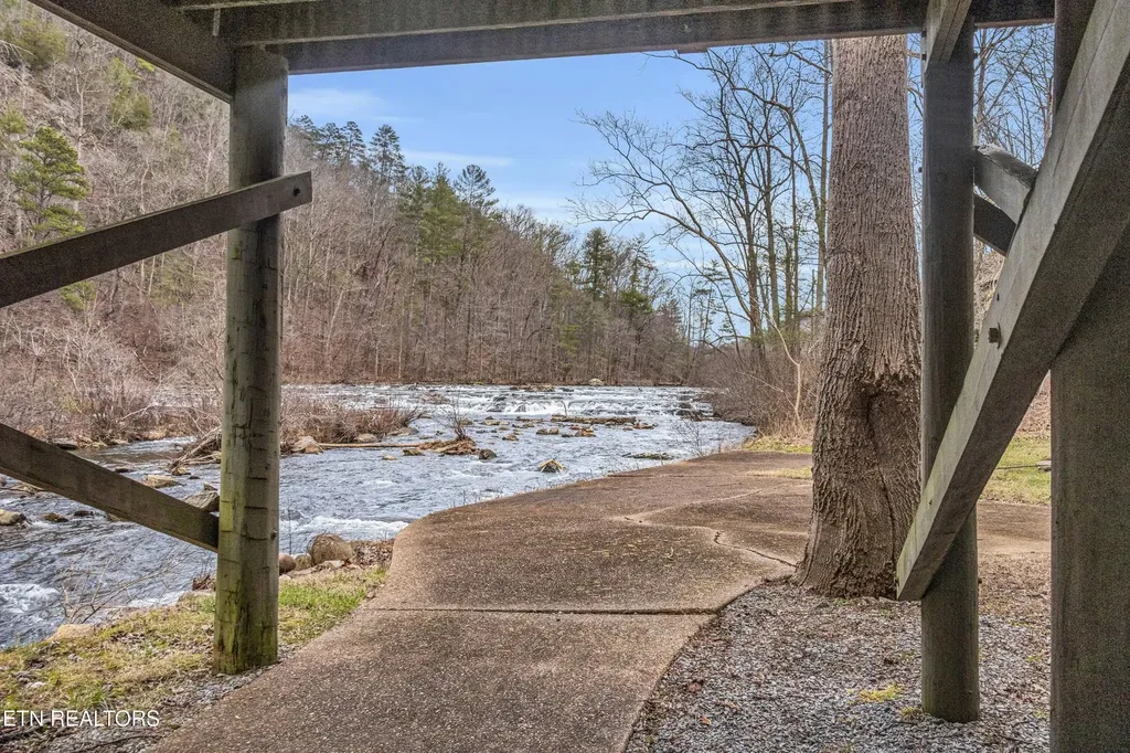 1667 Cherohala Skyway Tellico Plains TN 37385