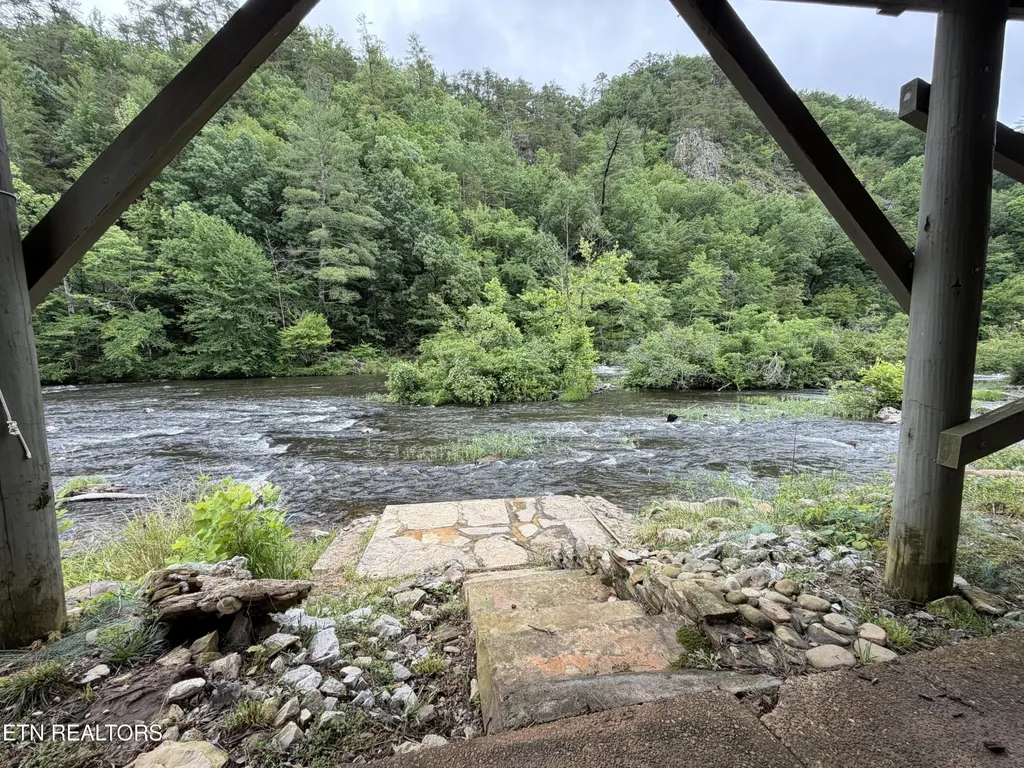 1667 Cherohala Skyway Tellico Plains TN 37385