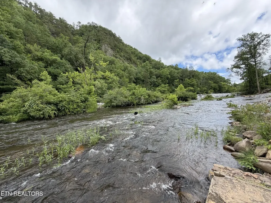 1667 Cherohala Skyway Tellico Plains TN 37385