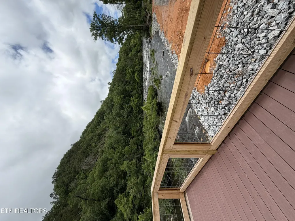 1667 Cherohala Skyway Tellico Plains TN 37385
