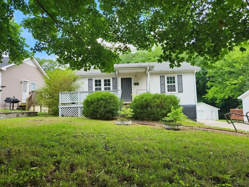 526 9th Street Clarksville TN 37040