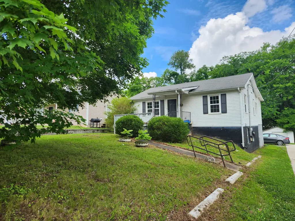 526 9th Street Clarksville TN 37040