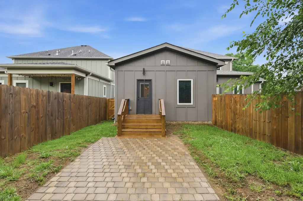 2401B Inga Street Nashville TN 37206