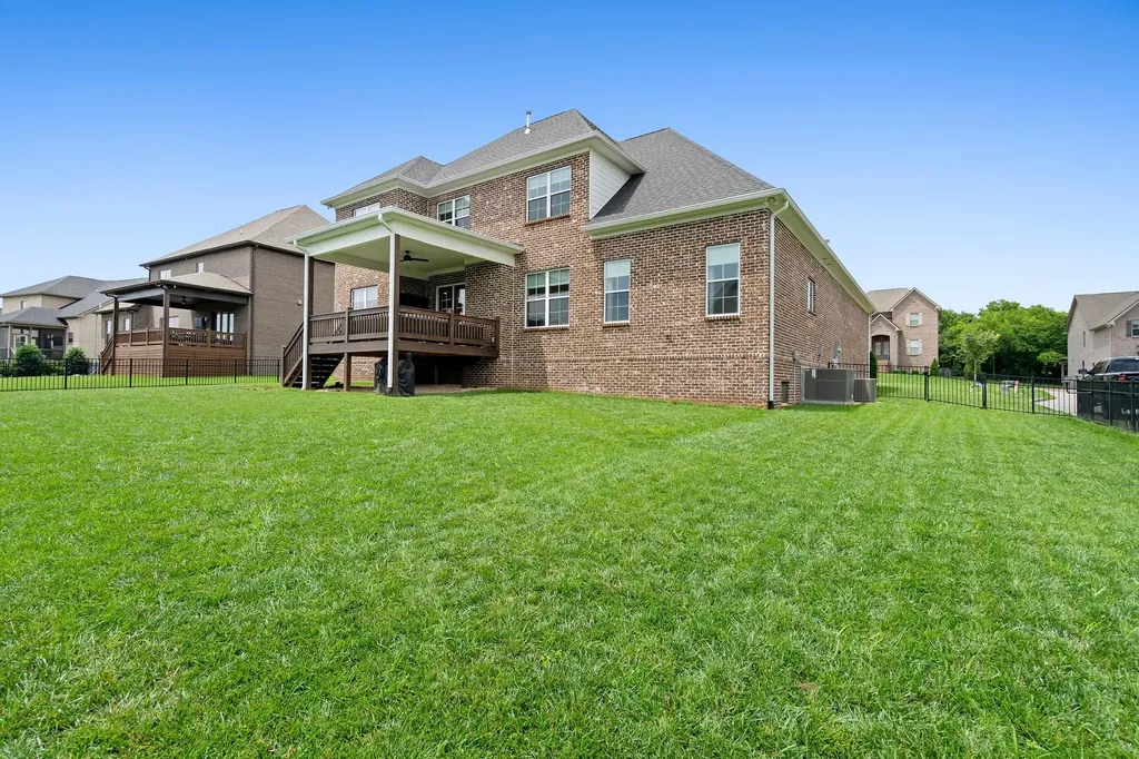 1005 Keeneland Drive Gallatin TN 37066