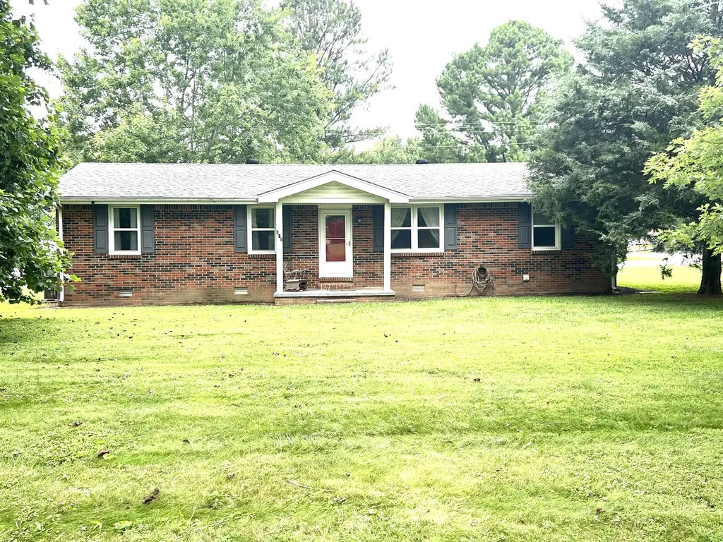 627 Baker Drive Lafayette TN 37083
