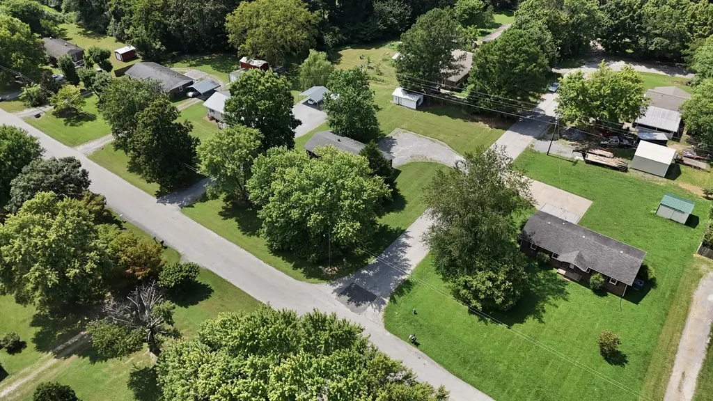 627 Baker Drive Lafayette TN 37083