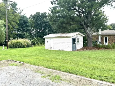 627 Baker Drive Lafayette TN 37083
