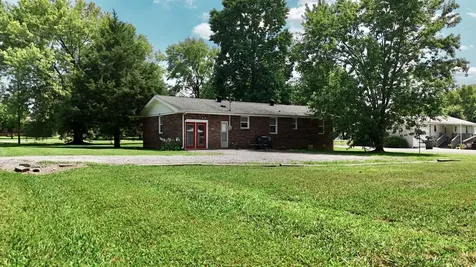 627 Baker Drive Lafayette TN 37083