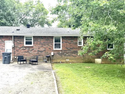 627 Baker Drive Lafayette TN 37083