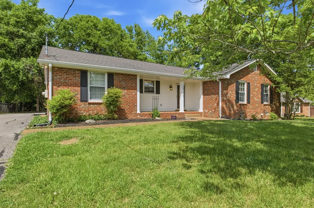 108 Ashlea Court Goodlettsville TN 37072