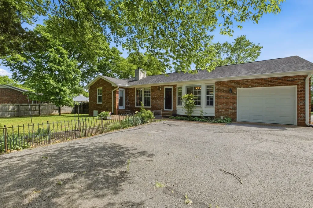 108 Ashlea Court Goodlettsville TN 37072