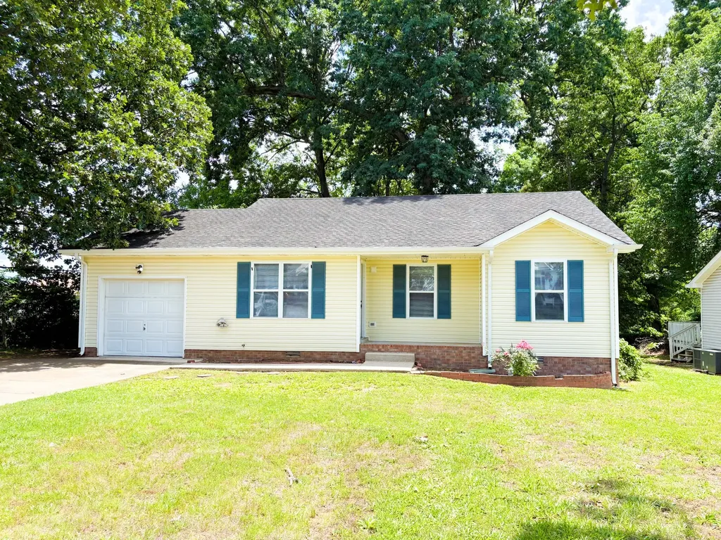 952 Princeton Drive Clarksville TN 37042