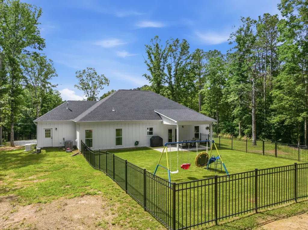 302 Excalibur Trail Cedar Grove TN 38321