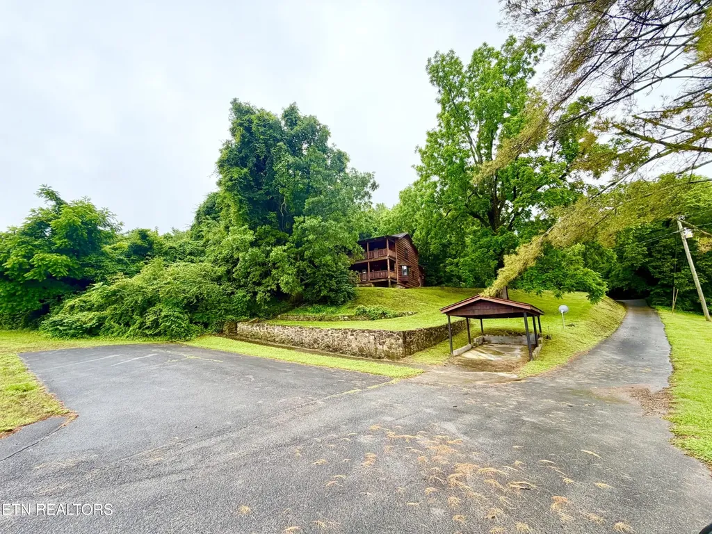 1012 Highway 165 Tellico Plains TN 37385