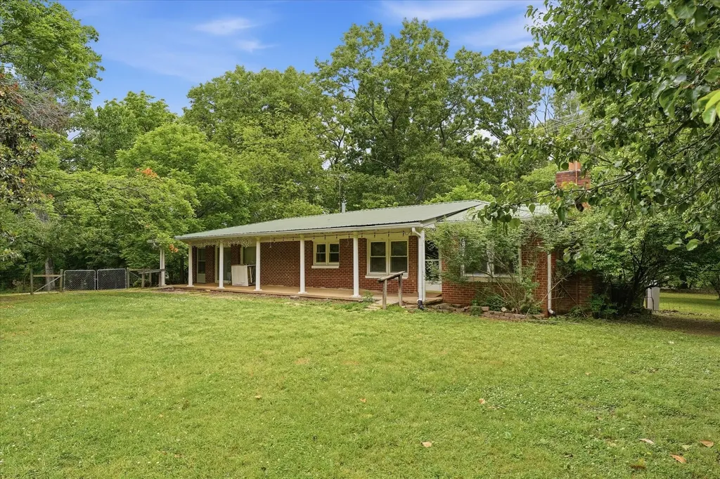 1072 Highway 96 Fairview TN 37062