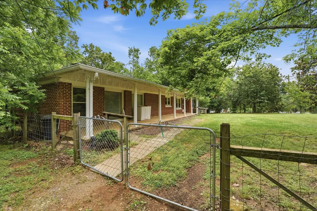 1072 Highway 96 Fairview TN 37062