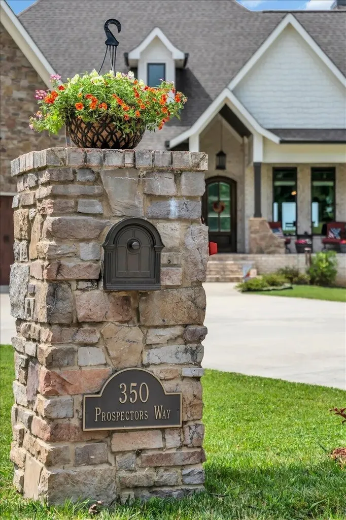 350 Prospectors Way Jasper TN 37347