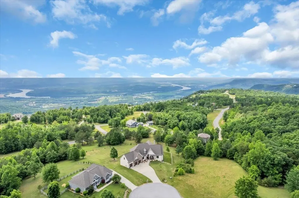 350 Prospectors Way Jasper TN 37347