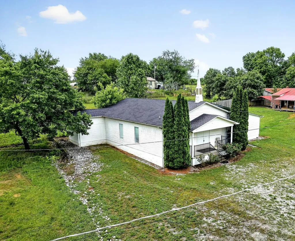 150 Tabernacle Road Smithville TN 37166