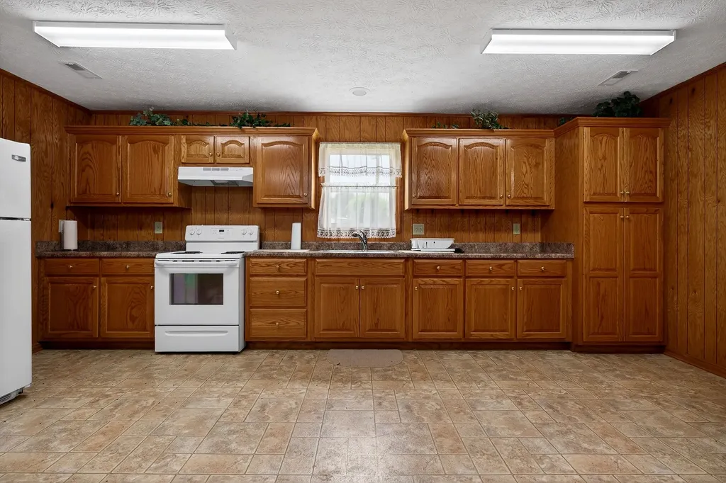 150 Tabernacle Road Smithville TN 37166