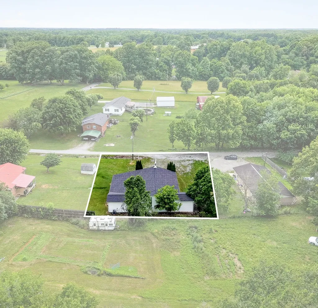 150 Tabernacle Road Smithville TN 37166