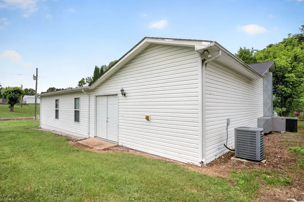 150 Tabernacle Road Smithville TN 37166