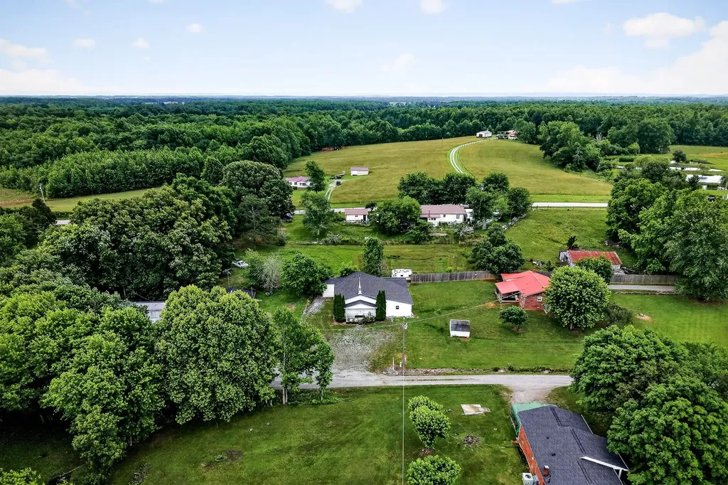 150 Tabernacle Road Smithville TN 37166