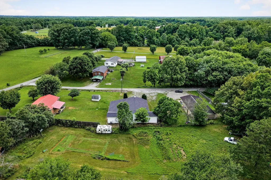 150 Tabernacle Road Smithville TN 37166