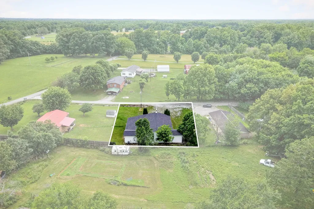 150 Tabernacle Road Smithville TN 37166