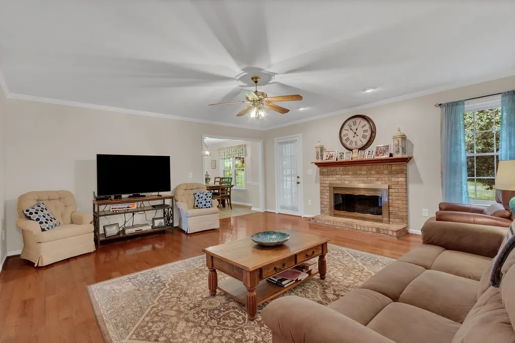 2417 Sowell Mill Pike Columbia TN 38401