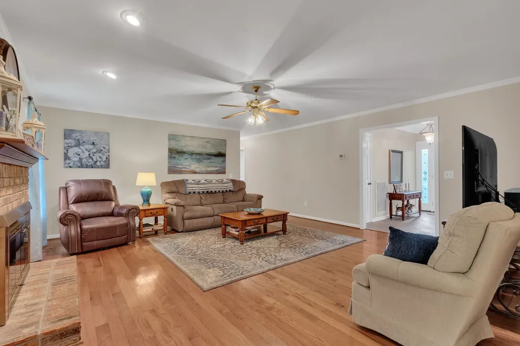 2417 Sowell Mill Pike Columbia TN 38401