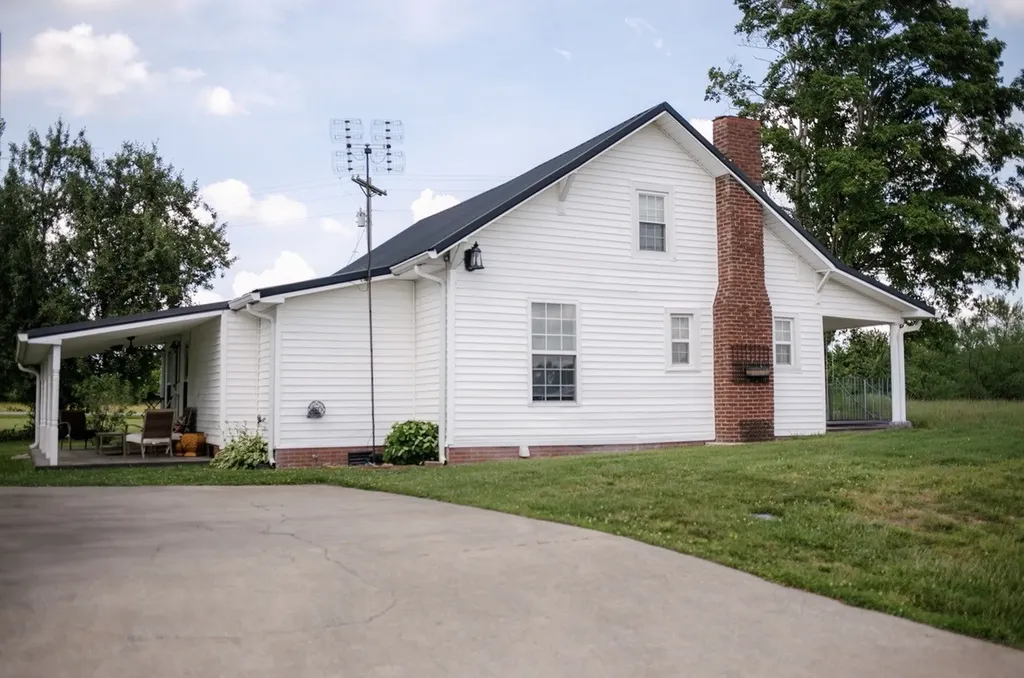 1100 Harve Brown Road Bethpage TN 37022