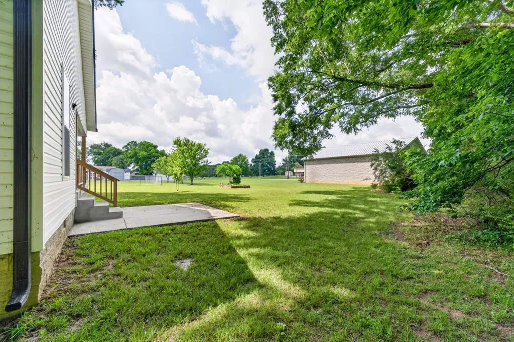 207 Lincoln Street Smithville TN 37166