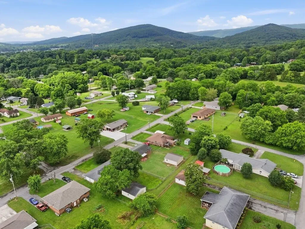 238 12th Avenue Dayton TN 37321