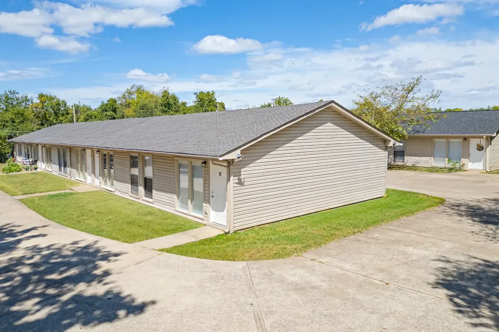 211 Oak Street Clarksville TN 37042