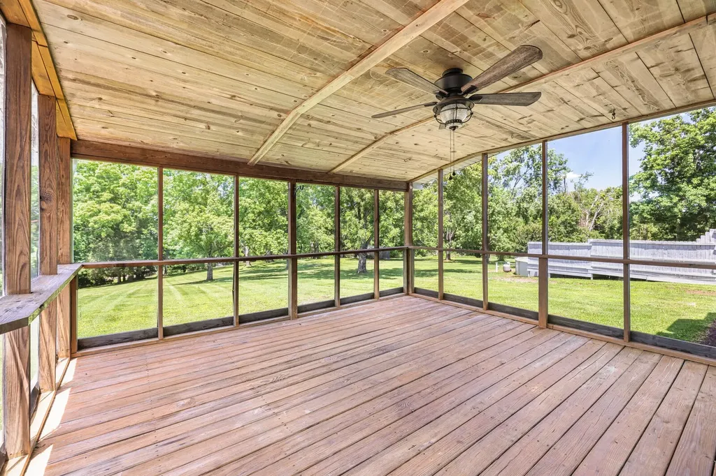 1208 Newmans Trail Hendersonville TN 37075