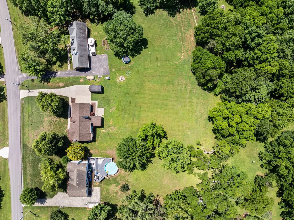 1208 Newmans Trail Hendersonville TN 37075