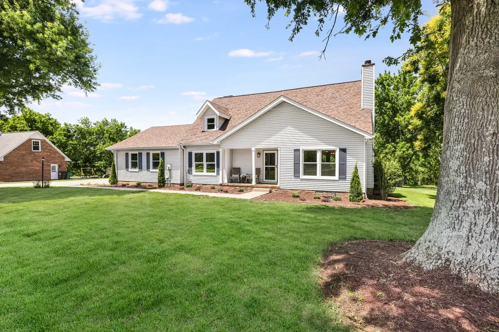 1208 Newmans Trail Hendersonville TN 37075