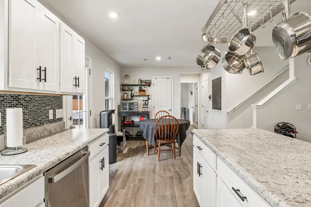 4124 S Downs Circle White House TN 37188