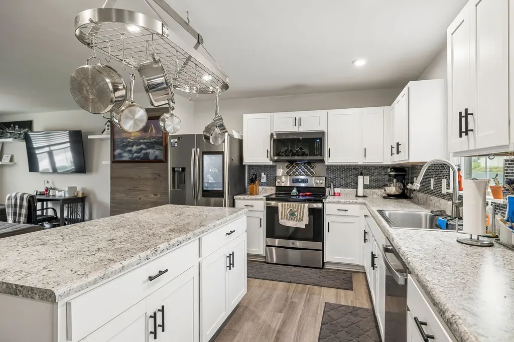 4124 S Downs Circle White House TN 37188